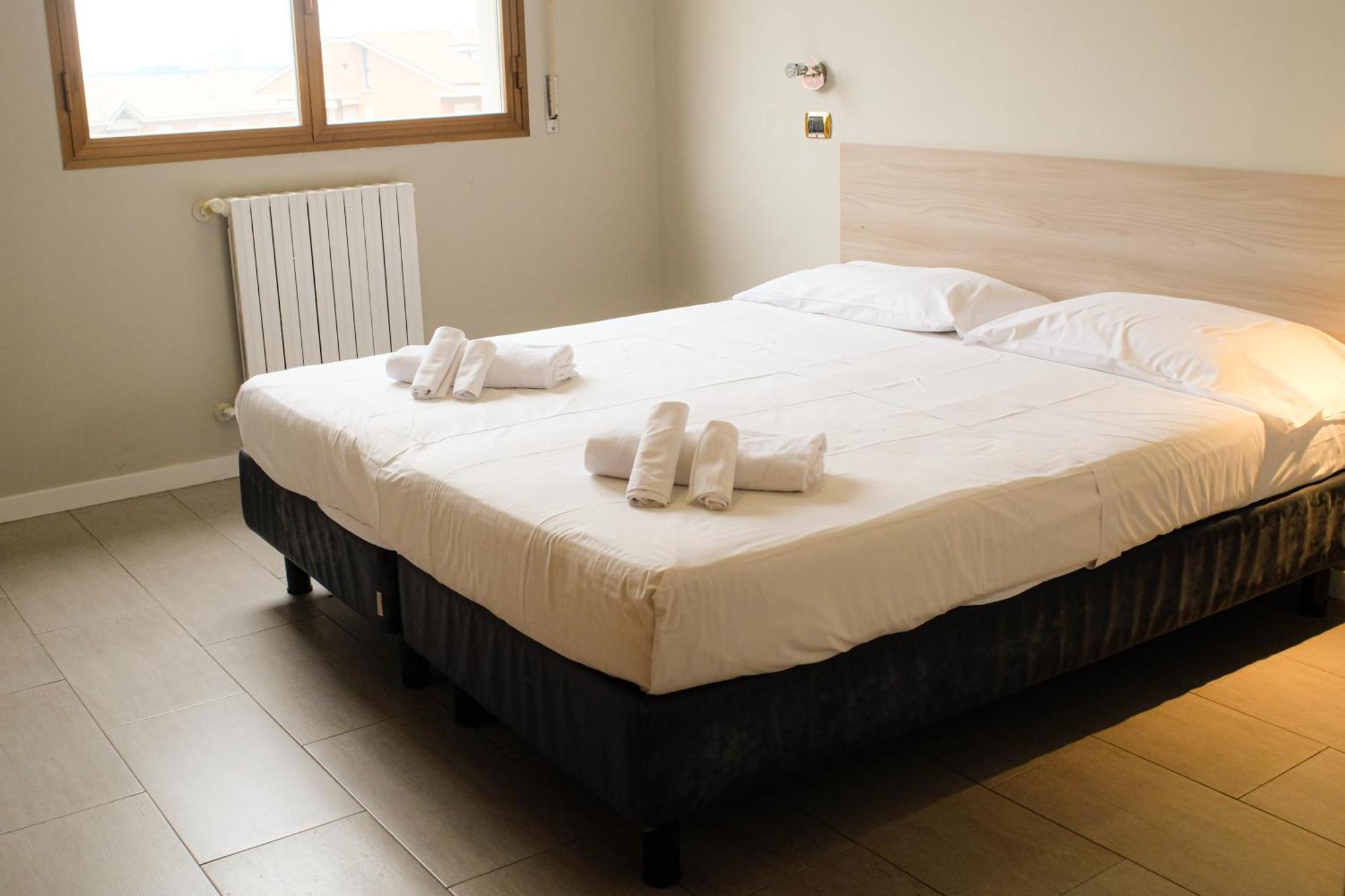 Hp Fly Hotel Bologna Калдерала ди Рено Екстериор снимка